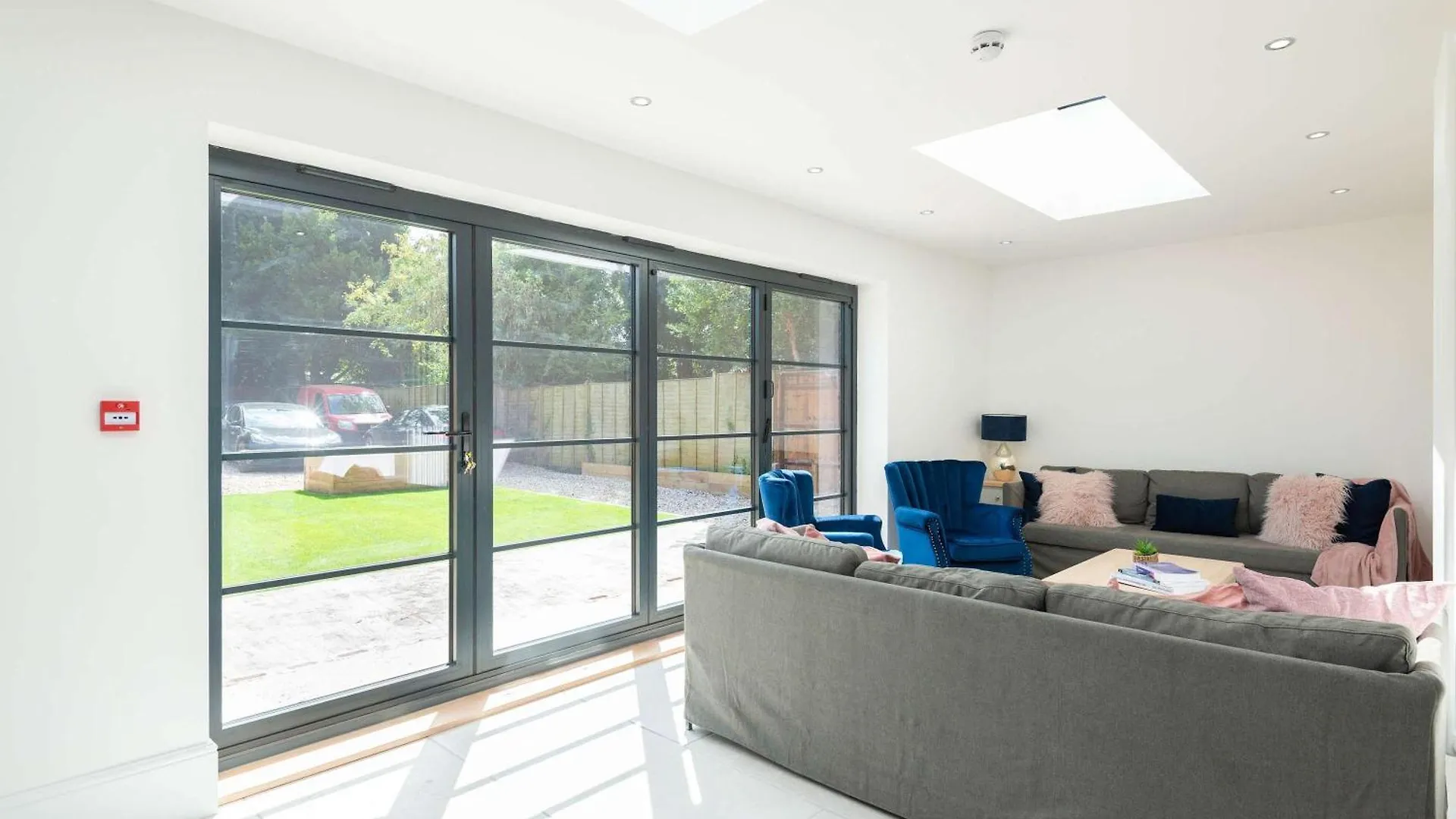 Spacious House Private Parking & Garden GLOUCESTERSHIRE